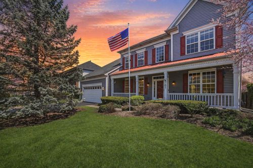 761 Majestic Dr, Algonquin, IL, 60102-4365 | Card Image