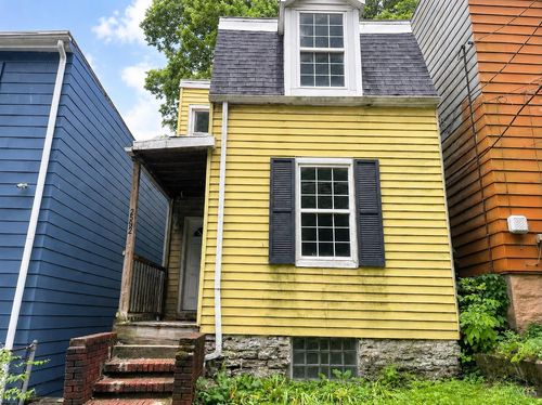 2592 Seegar Ave, Cincinnati, OH, 45225-2050 | Card Image