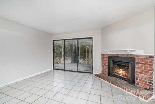 8005 Horse Chestnut Ln, Charlotte, NC, 28277-9815 | Card Image