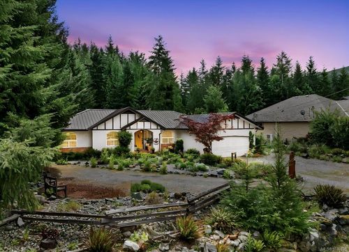 6745 Wall St, Honeymoon Bay, BC, V0R1Y0 | Card Image