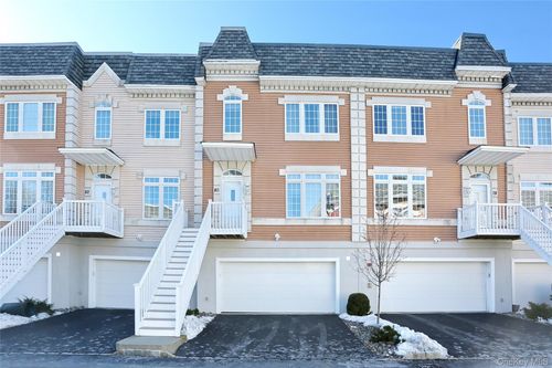 80 Alexander Ct, Nanuet, NY, 10954-5129 | Card Image