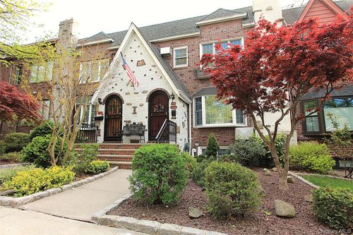 64-80 82nd Pl, Middle Village, NY, 11379-2341 | Card Image