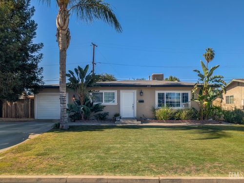 330 E Orange Ave, Shafter, CA, 93263-2736 | Card Image