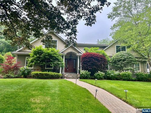 506 Sunderland Rd, Teaneck, NJ, 07666-2001 | Card Image