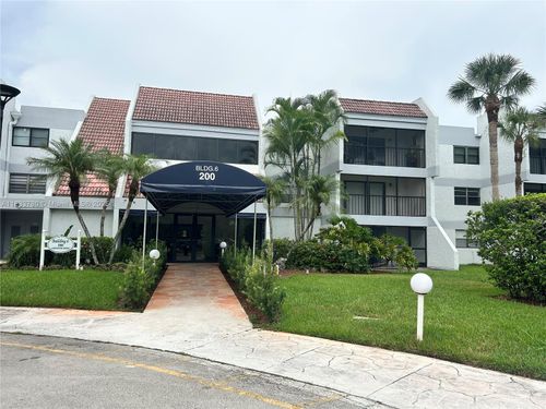 apt-312-200 Lakeview Dr, Weston, FL, 33326-1002 | Card Image