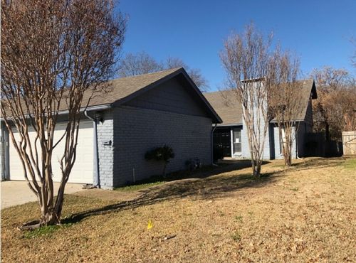 2207 Heritage Cir, Carrollton, TX, 75006-1634 | Card Image