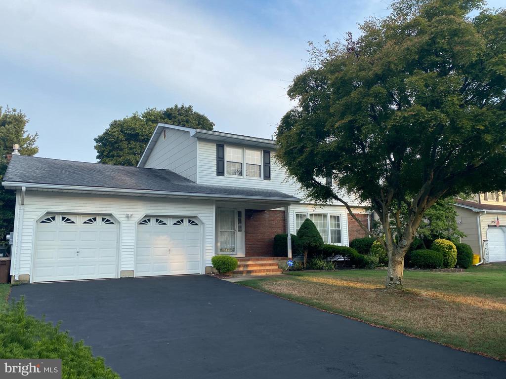 Moro Dr, Trenton, NJ 08619
