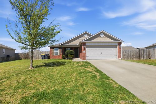14708 Hickory Cir, Glenpool, OK, 74033-3615 | Card Image