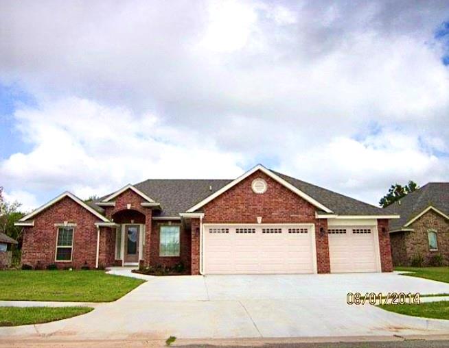 Holly Brooke Ln, Oklahoma City, OK 73135
