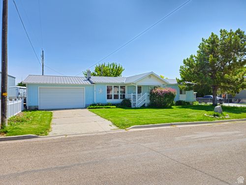 719 Adams St, Montpelier, ID, 83254-1438 | Card Image