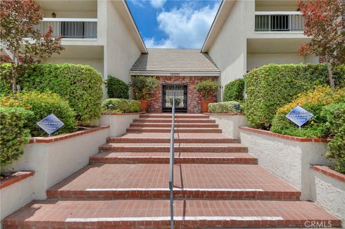 10201 Mason Ave, Chatsworth, CA, 91311-3306 | Card Image