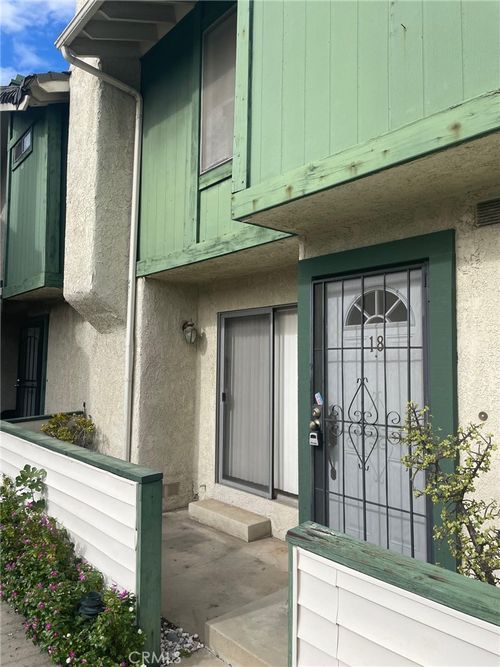 18-9740 Sepulveda Blvd, North Hills, CA, 91343-3348 | Card Image