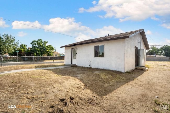 145 Kincaid St, House other with 2 bedrooms, 1 bathrooms and null parking in Bakersfield CA | Image 12