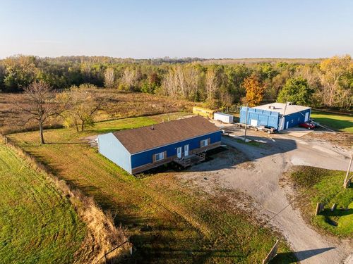 700 W 40 Hwy, Sweet Springs, MO, 65351-9803 | Card Image