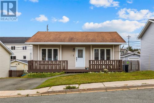 7 Flamingo Dr, Paradise, NL, A1L2A5 | Card Image