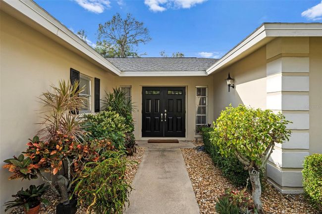 7460 W Country Club Dr N, Condo with 2 bedrooms, 2 bathrooms and null parking in Sarasota FL | Image 4
