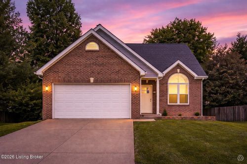 49 Northcountry Dr, Shelbyville, KY, 40065-8064 | Card Image