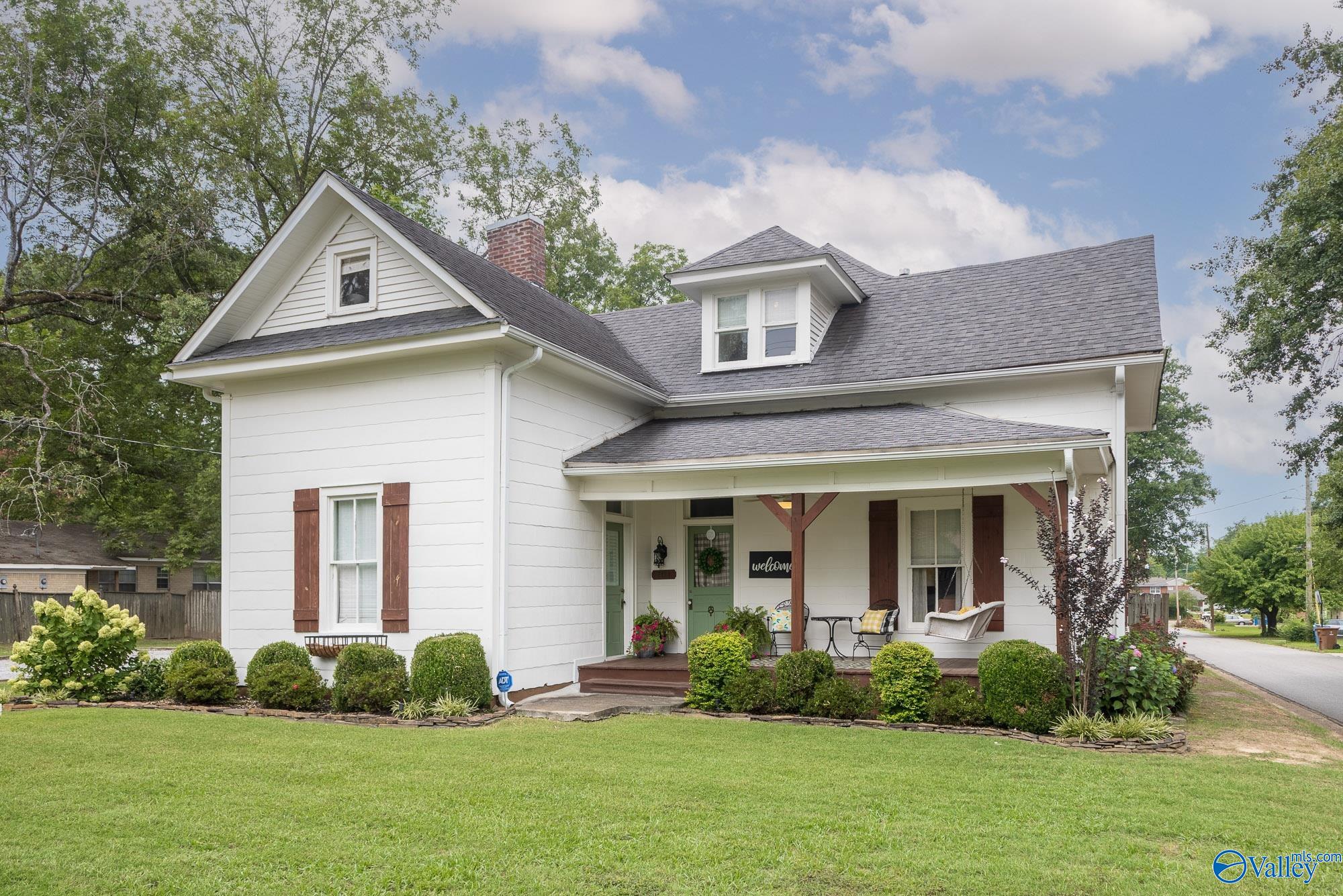Barkley St, Hartselle, AL 35640