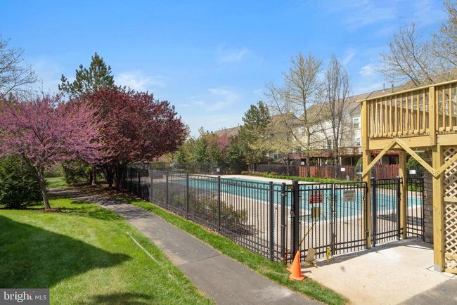 UNIT-304 - 11501 Cardoness Ln, Condo with 3 bedrooms, 2 bathrooms and null parking in FAIRFAX VA | Image 17