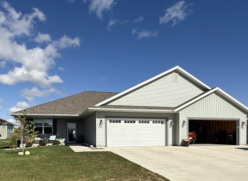 2832 Granite Ct, Sheboygan, WI, 53081-1269 | Card Image