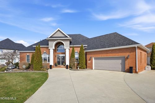 1338 Pine Valley Dr, Bowling Green, OH, 43402-5200 | Card Image
