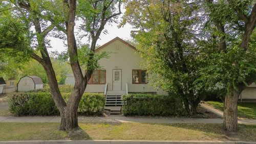 {{alt}} | Card Image