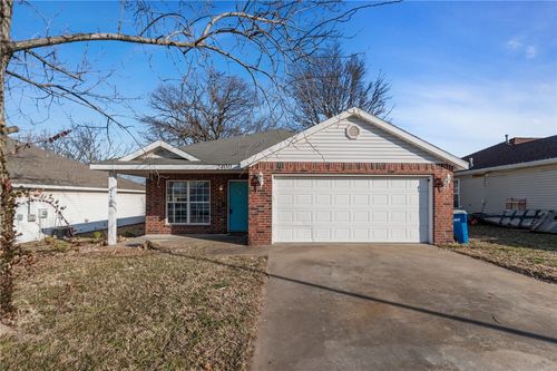 2400 Sw Choctaw St, Bentonville, AR, 72712-3592 | Card Image