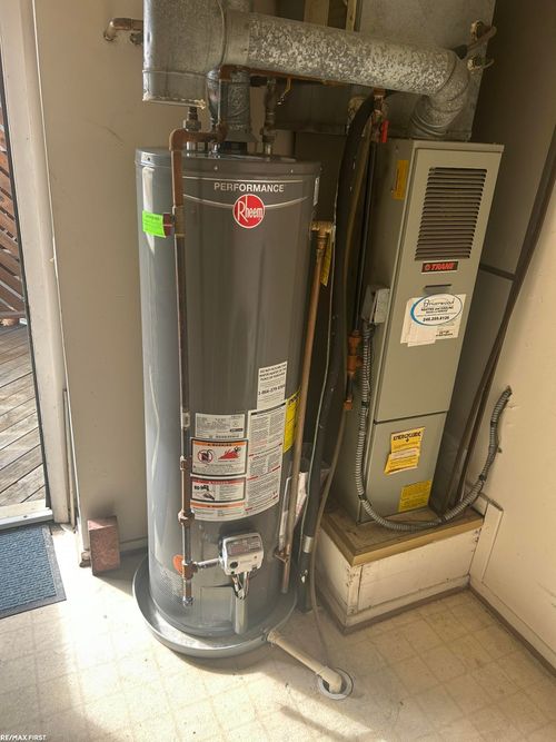 34644 Mercer Lane, Fraser, MI, 48026 | Card Image