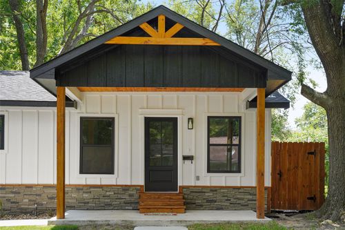 219 Nicholson St, Sulphur Springs, TX, 75482-3941 | Card Image