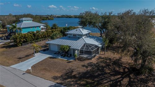 209 Springview Cir Nw, PORT CHARLOTTE, FL, 33948-7764 | Card Image