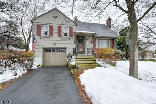 30 Perrin Dr, Wayne, NJ, 07470-4034 | Card Image