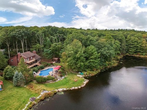 5 Surrey St, Rock Hill, NY, 12775-6327 | Card Image