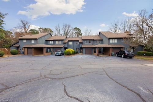 apt-303-210 College Rd, Greensboro, NC, 27410-5147 | Card Image