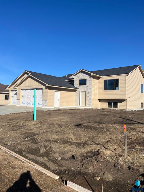 512 W Ash St Street, Canistota, SD, 57012 | Card Image