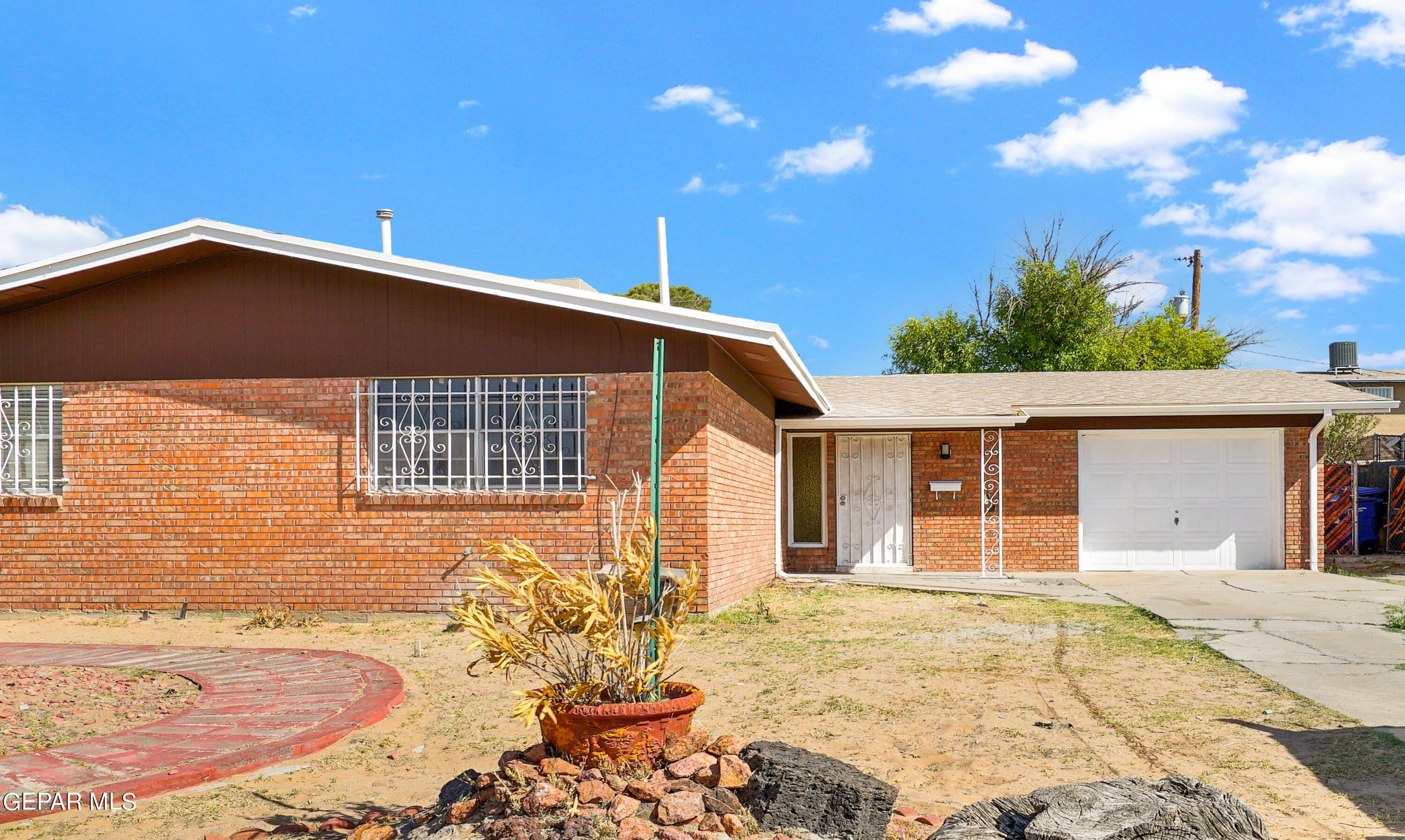 Honolulu Dr, El Paso, TX 79925