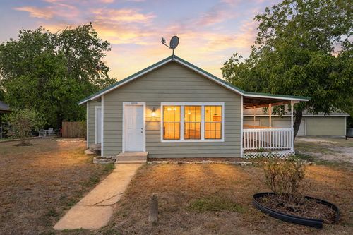 808 N Water St, Burnet, TX, 78611-1726 | Card Image