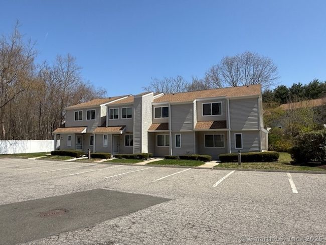 31 Cortland Pl, Condo with 2 bedrooms, 2 bathrooms and null parking in Ansonia CT | Image 6