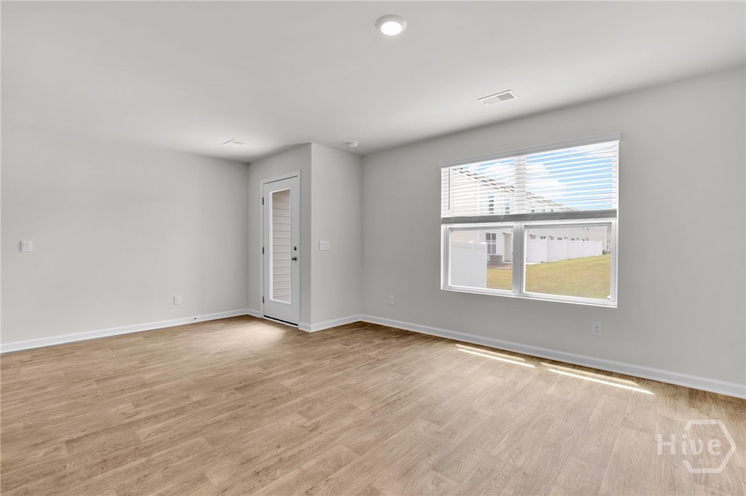 Residential Lease in Bloomingdale 5