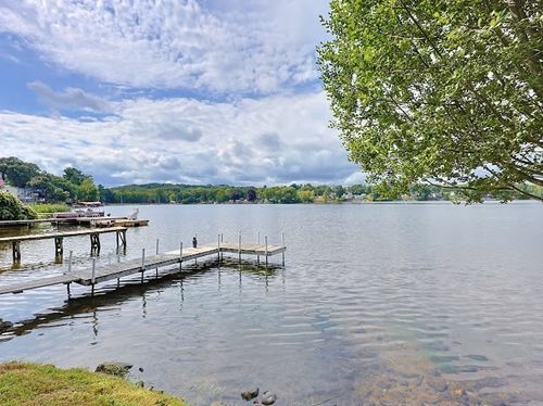 47 Lakeshore Dr, Bellingham, MA, 02019-2819 | Card Image
