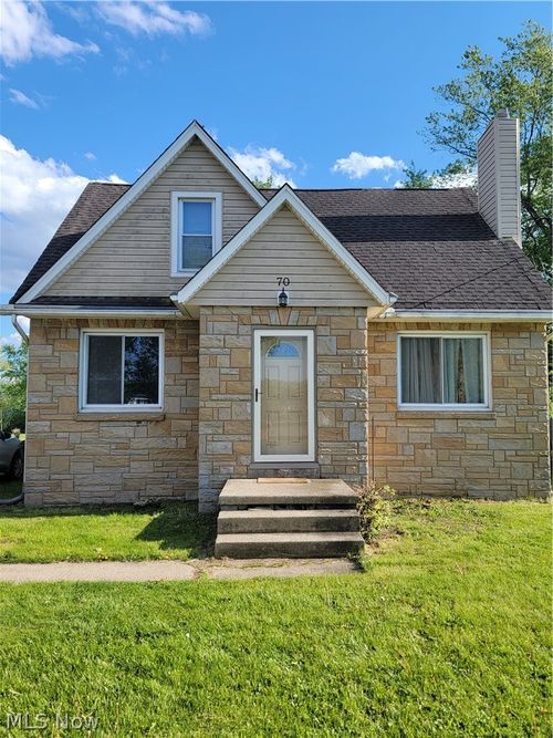 70 Britton St, West Salem, OH, 44287-9318 | Card Image
