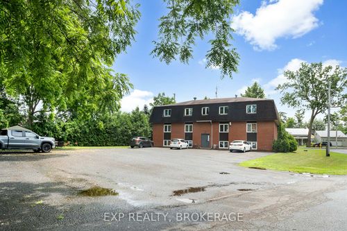 65 Queen St, Chesterville, ON, K0C1H0 | Card Image