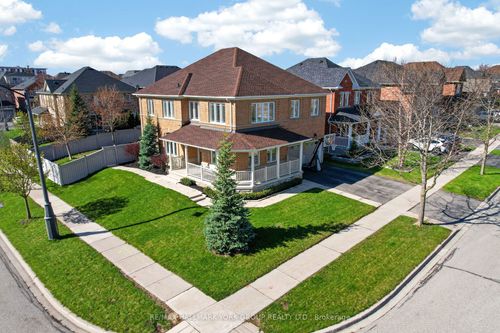 75 Mclarty Gate, Aurora, ON, L4G0G5 | Card Image