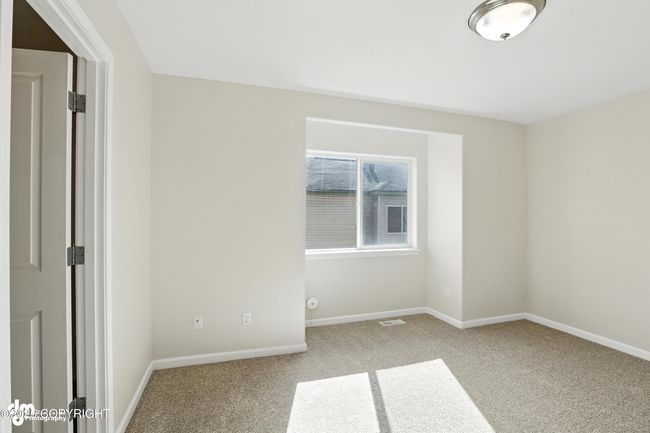 primary room | Image 15