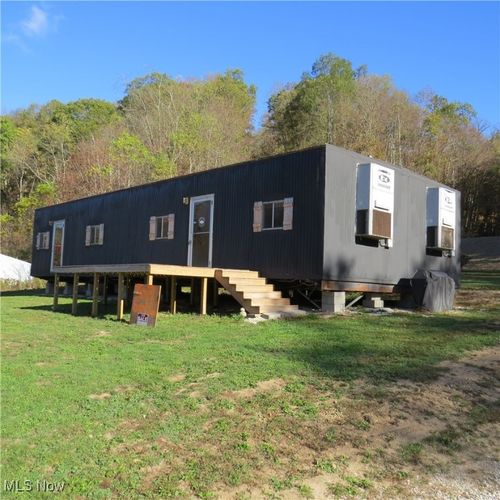 1054 Bergholz Rd Se, Bergholz, OH, 43908-9605 | Card Image