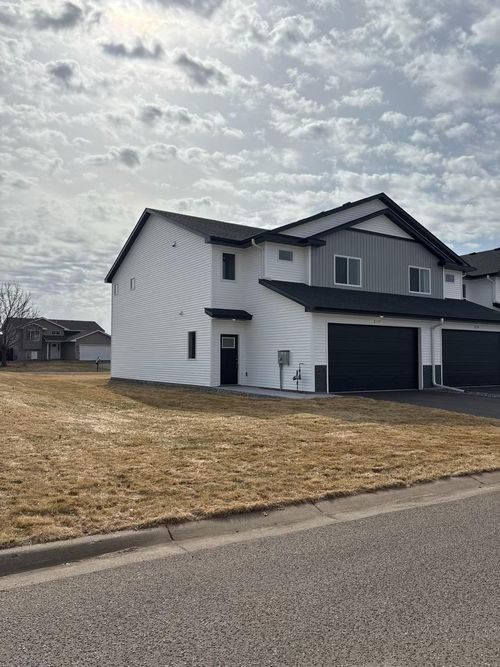 2117 Cleveland Way S, Cambridge, MN, 55008-7115 | Card Image