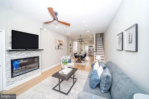 2938 Poplar St, PHILADELPHIA, PA, 19130-1132 | Card Image