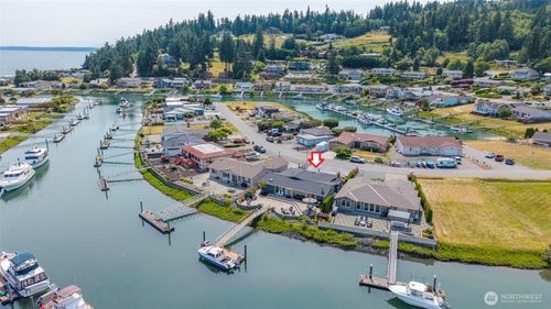 2250 Mariners Way, Oak Harbor, WA, 98277-8610 | Card Image