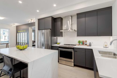 235 South Shore Court, Chestermere, AB, T1X2Y5 | Card Image