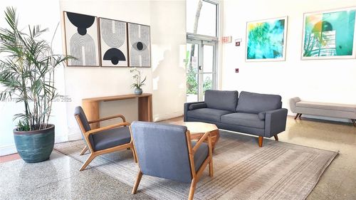 apt-302-420 15th St, Miami Beach, FL, 33139-7905 | Card Image