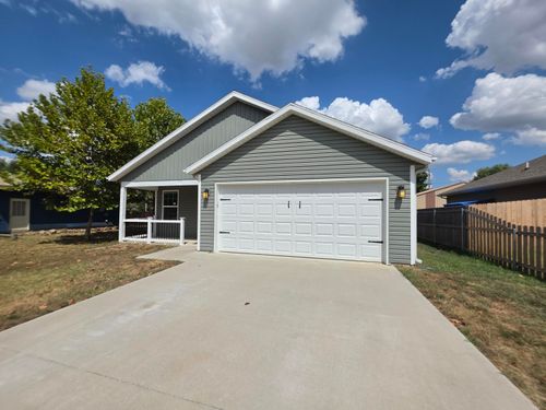 810 Fillmore St, Mount Vernon, MO, 65712-2201 | Card Image